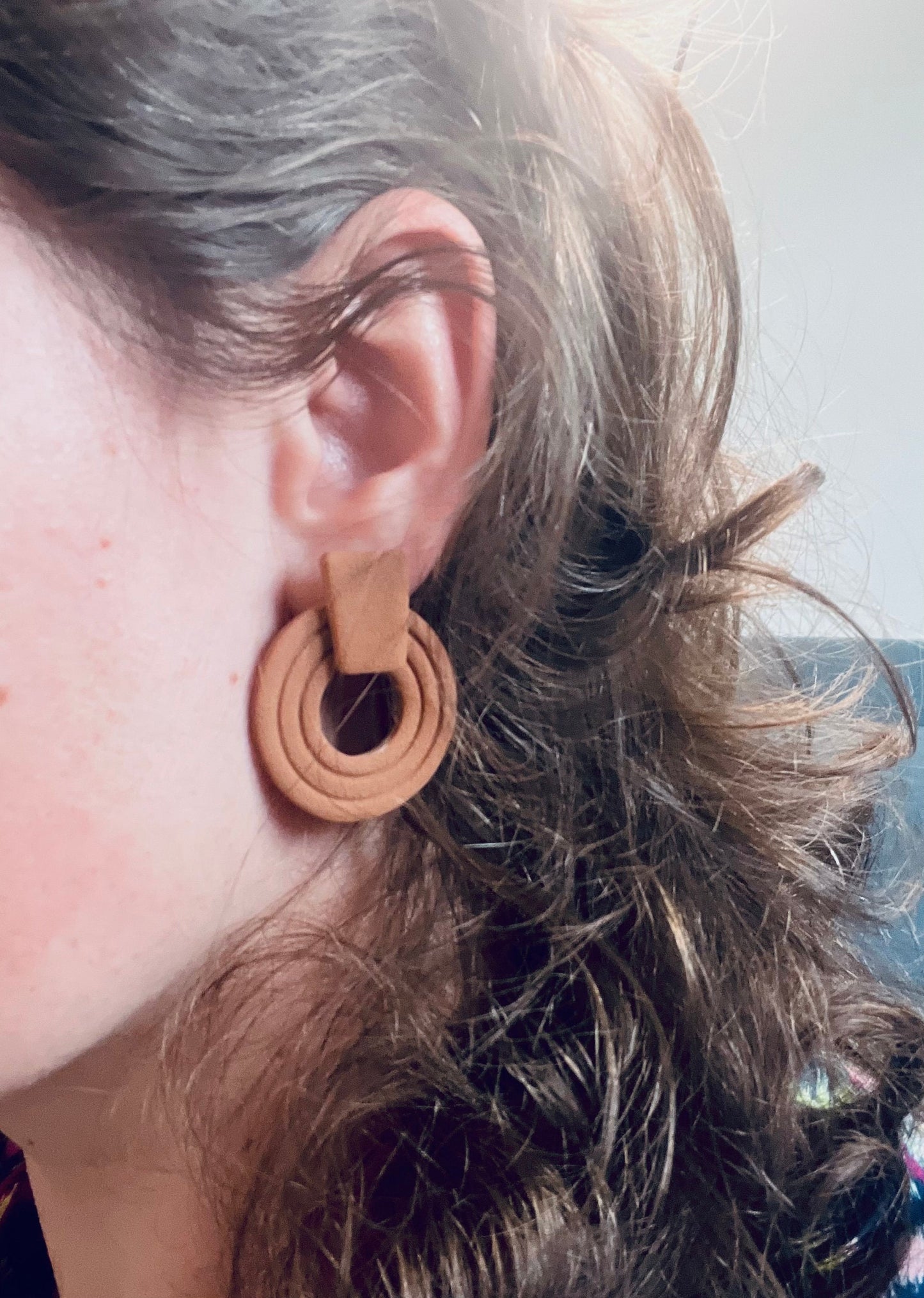 Caramel Embossed Ring Studs