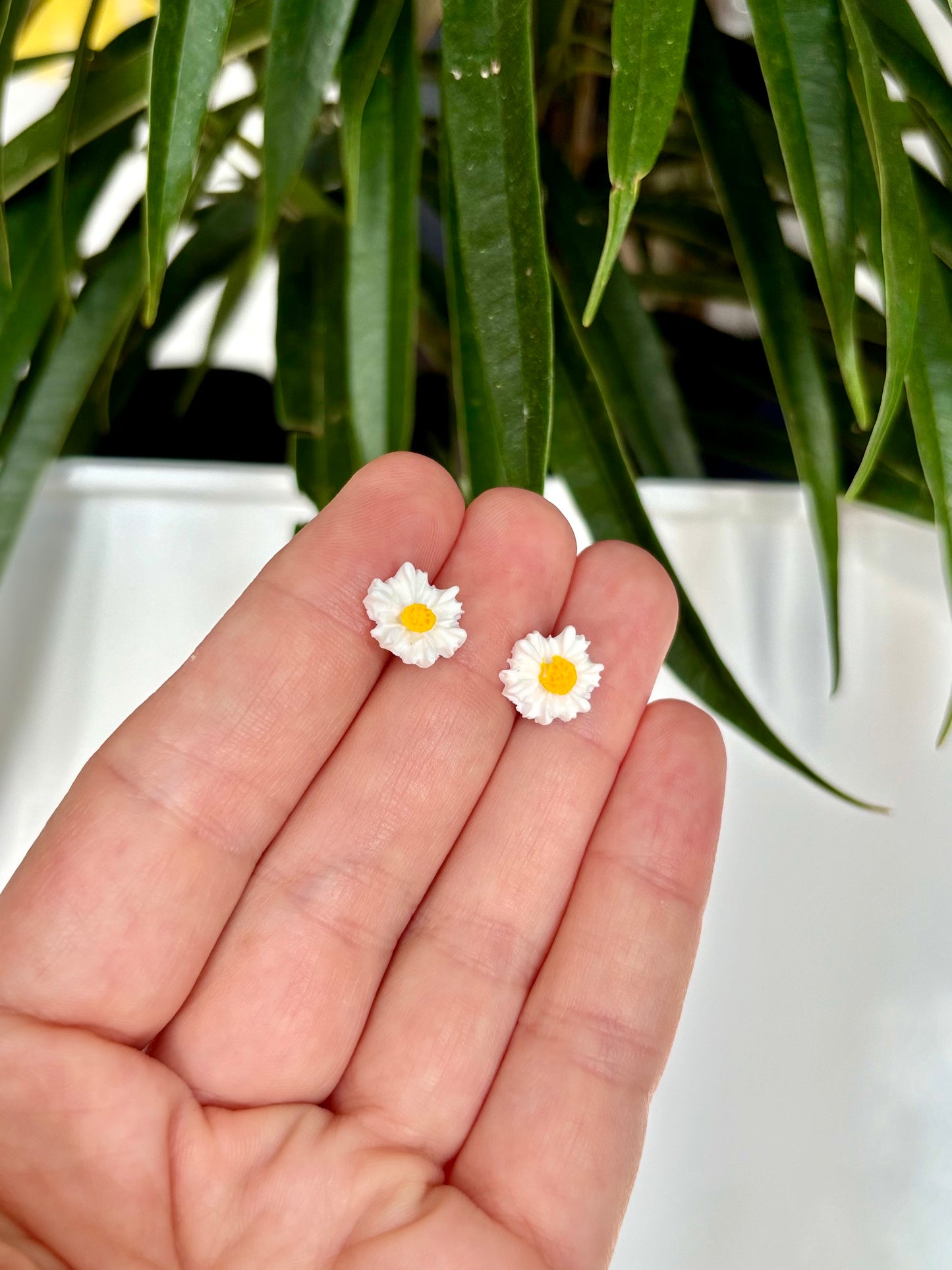 Mini Daisy Studs